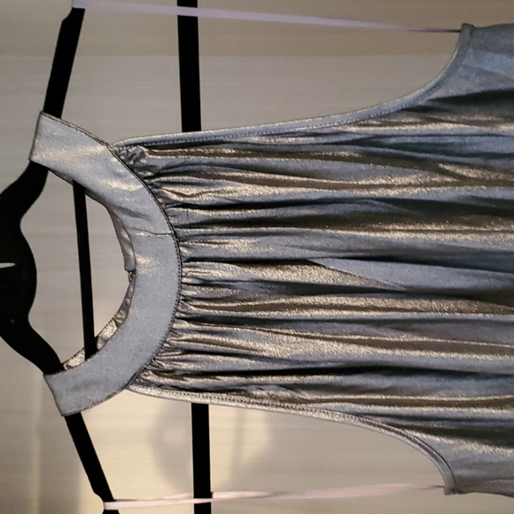 Solid Halter Blouse - Picture 5 of 8